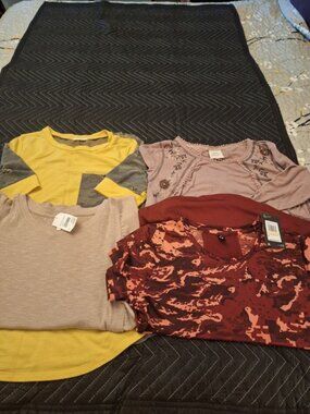 Women’s Tops Lot of 4 Assorted Casual T-Shirts & Waffle Knit Thermal Shirts